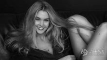 摄影师Peter Coulson与从未合作过的模特Mary人像摆姿摄影教程